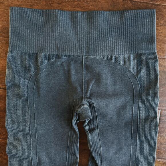 Lululemon Ebb To Street Black Heather Compression Leggings Pants size II / 6 - Picture 13 of 14